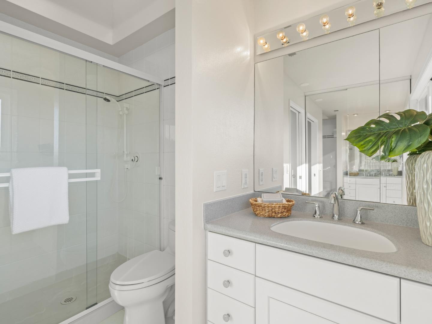 Detail Gallery Image 14 of 39 For 1458 Medallion Dr, San Jose,  CA 95120 - 5 Beds | 2/1 Baths