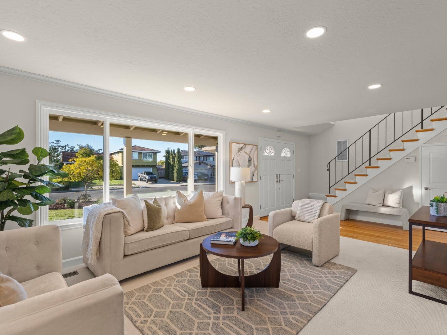 Detail Gallery Image 4 of 39 For 1458 Medallion Dr, San Jose,  CA 95120 - 5 Beds | 2/1 Baths