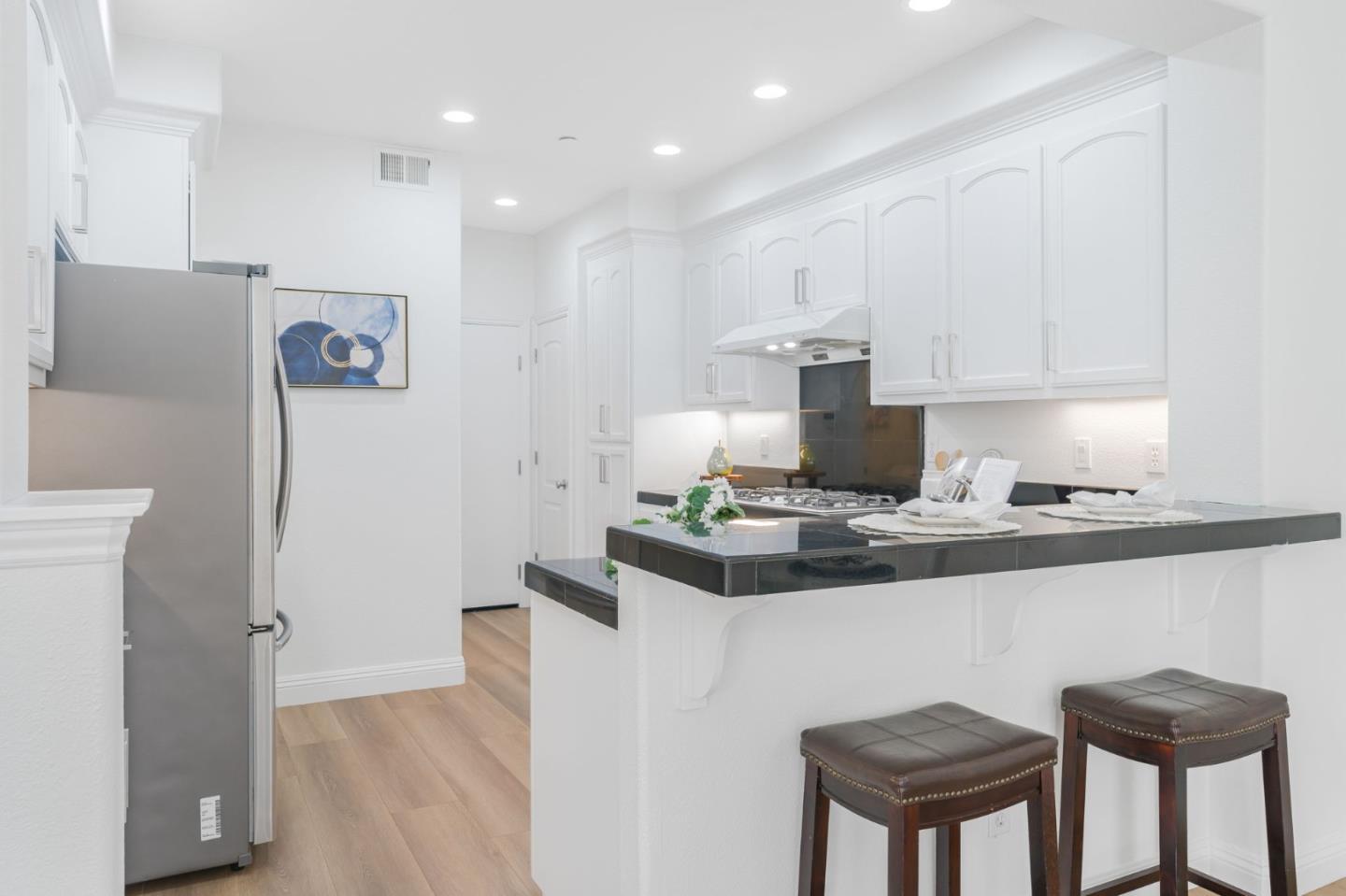 Detail Gallery Image 13 of 35 For 49063 Woodgrove Cmn, Fremont,  CA 94539 - 3 Beds | 2/1 Baths