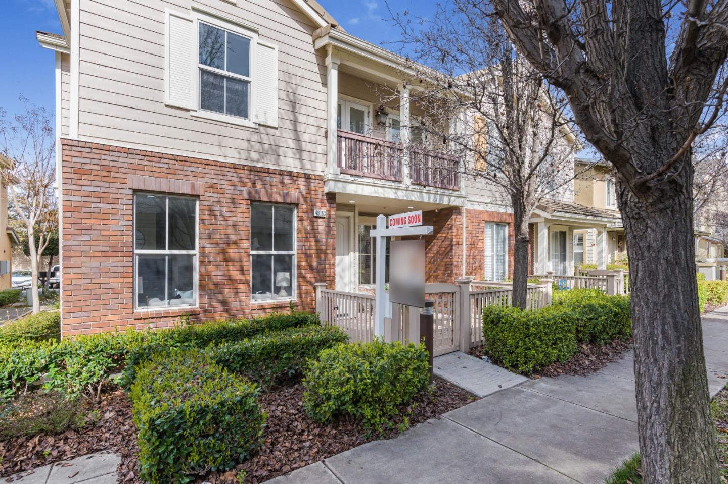 Detail Gallery Image 3 of 35 For 49063 Woodgrove Cmn, Fremont,  CA 94539 - 3 Beds | 2/1 Baths