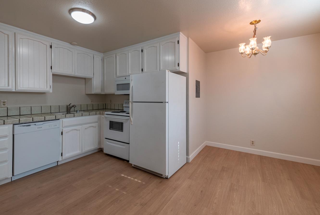 Detail Gallery Image 7 of 15 For 407 Raymond Ave, San Jose,  CA 95128 - – Beds | – Baths