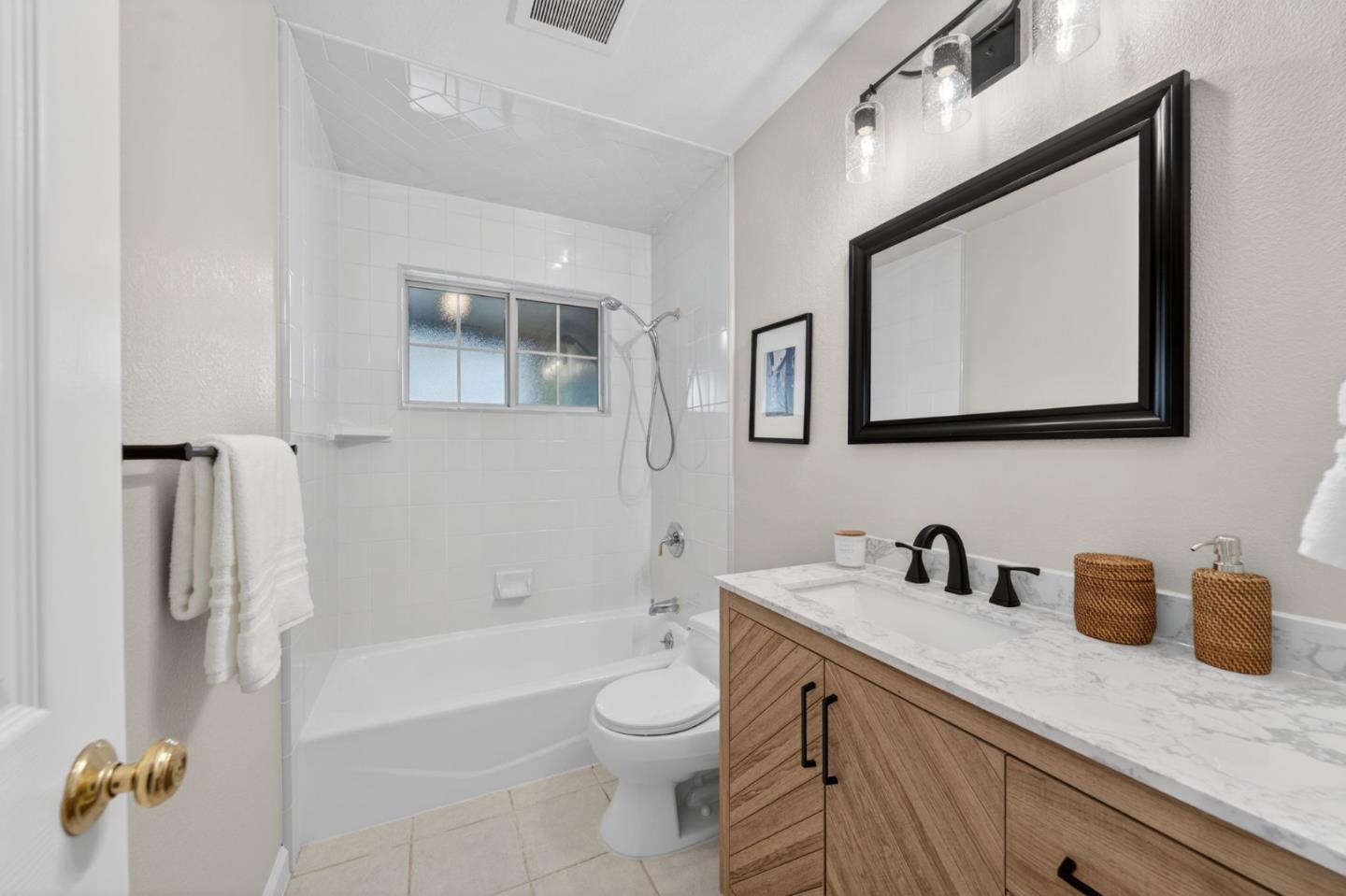 Detail Gallery Image 27 of 53 For 175 Barker St, Milpitas,  CA 95035 - 3 Beds | 2 Baths