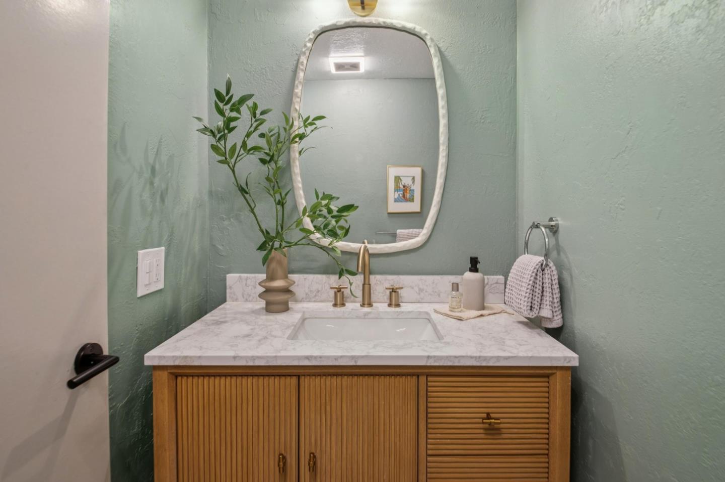 Detail Gallery Image 15 of 47 For 728 Le Mans Way, Half Moon Bay,  CA 94019 - 4 Beds | 3 Baths