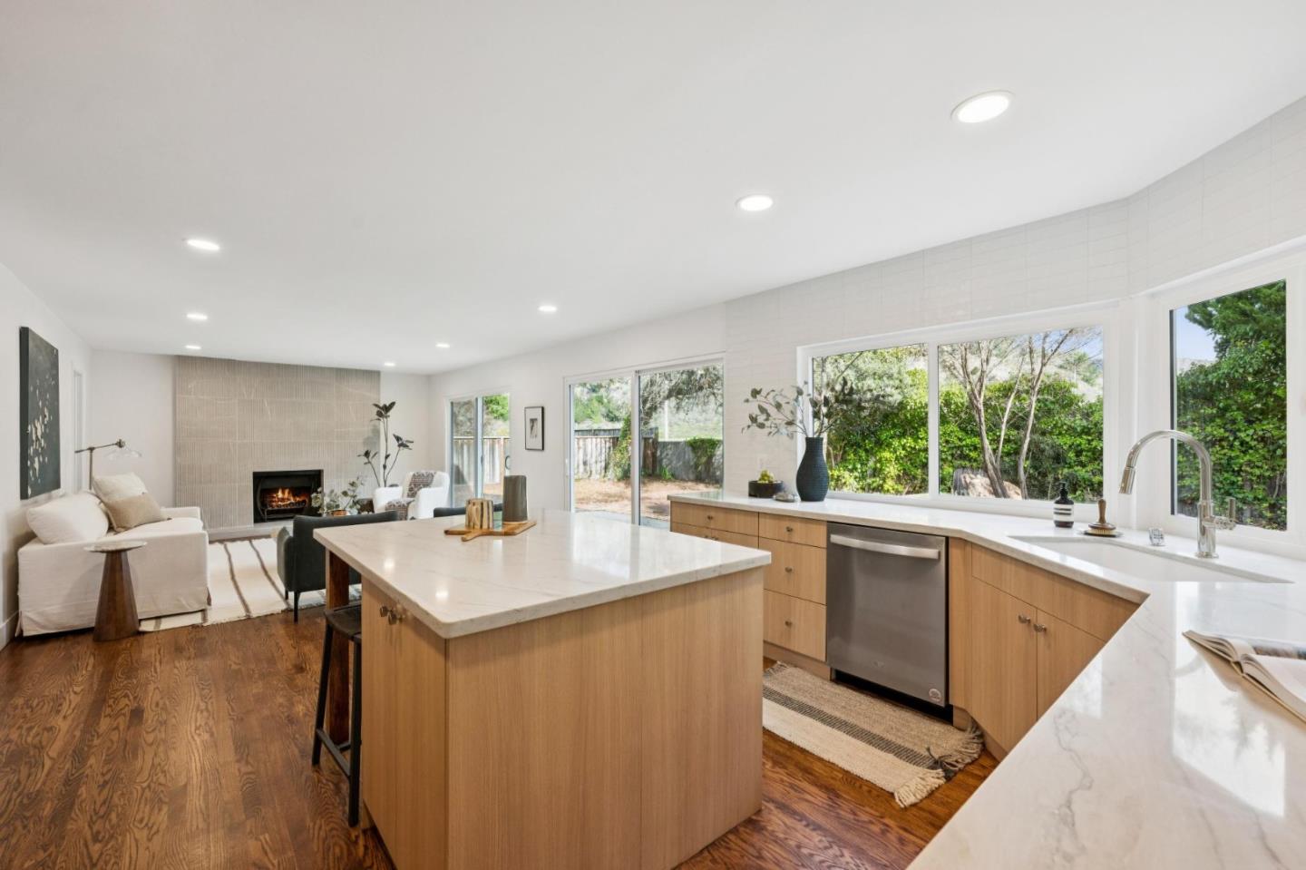 Detail Gallery Image 25 of 47 For 728 Le Mans Way, Half Moon Bay,  CA 94019 - 4 Beds | 3 Baths