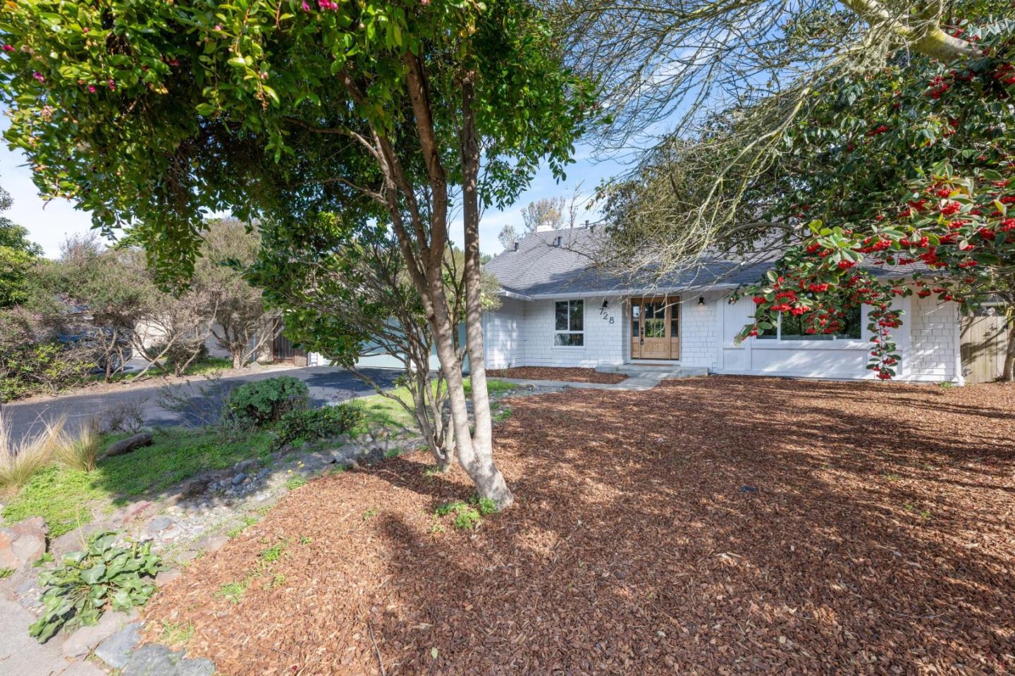 Detail Gallery Image 46 of 47 For 728 Le Mans Way, Half Moon Bay,  CA 94019 - 4 Beds | 3 Baths