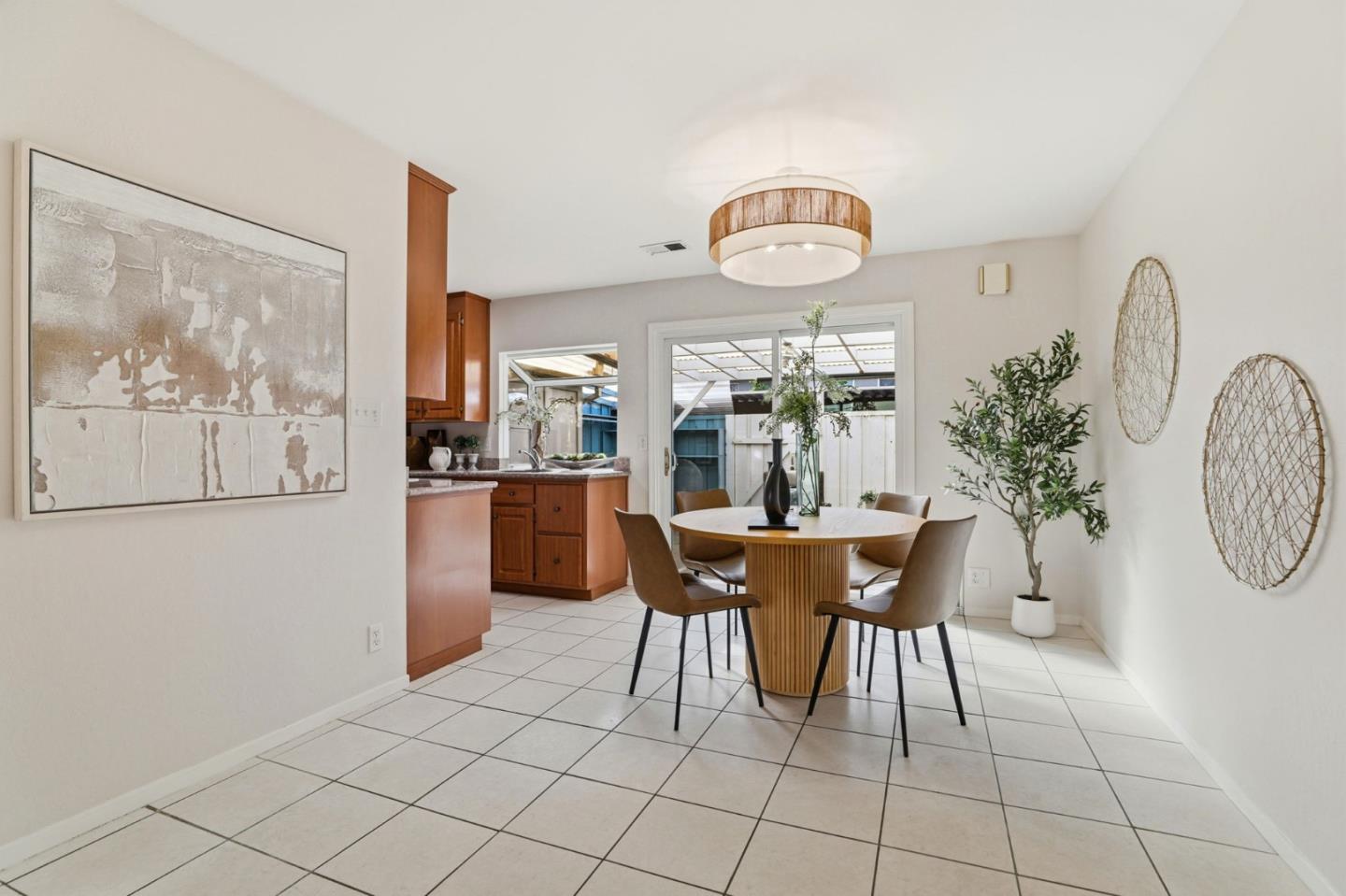 Detail Gallery Image 11 of 30 For 122 Poppy Ct, Milpitas,  CA 95035 - 3 Beds | 1/1 Baths