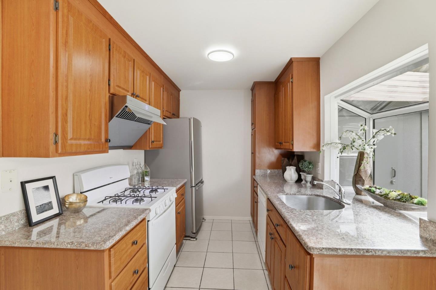 Detail Gallery Image 8 of 30 For 122 Poppy Ct, Milpitas,  CA 95035 - 3 Beds | 1/1 Baths