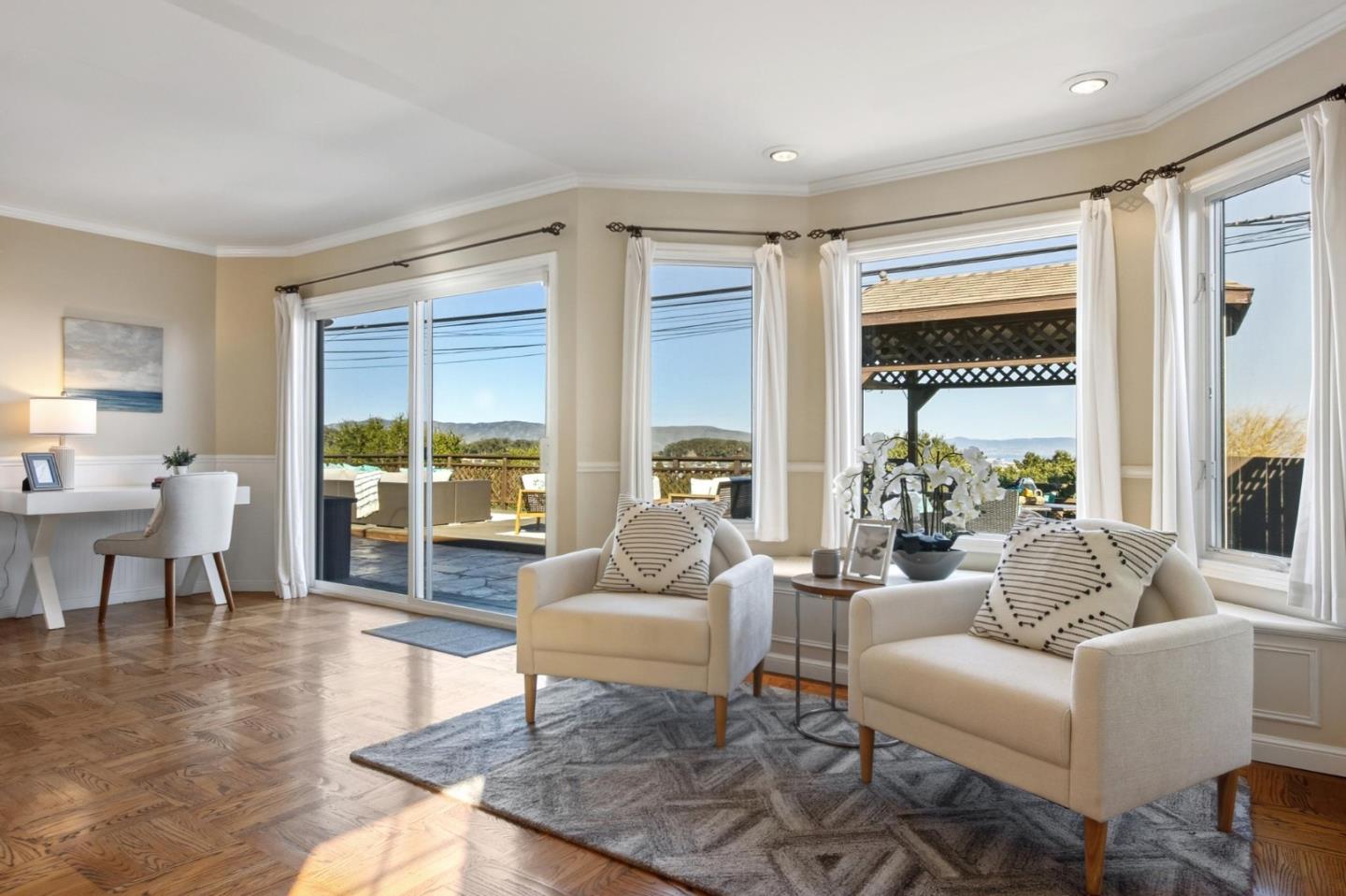 Detail Gallery Image 14 of 42 For 2981 Crestmoor Dr, San Bruno,  CA 94066 - 3 Beds | 2 Baths