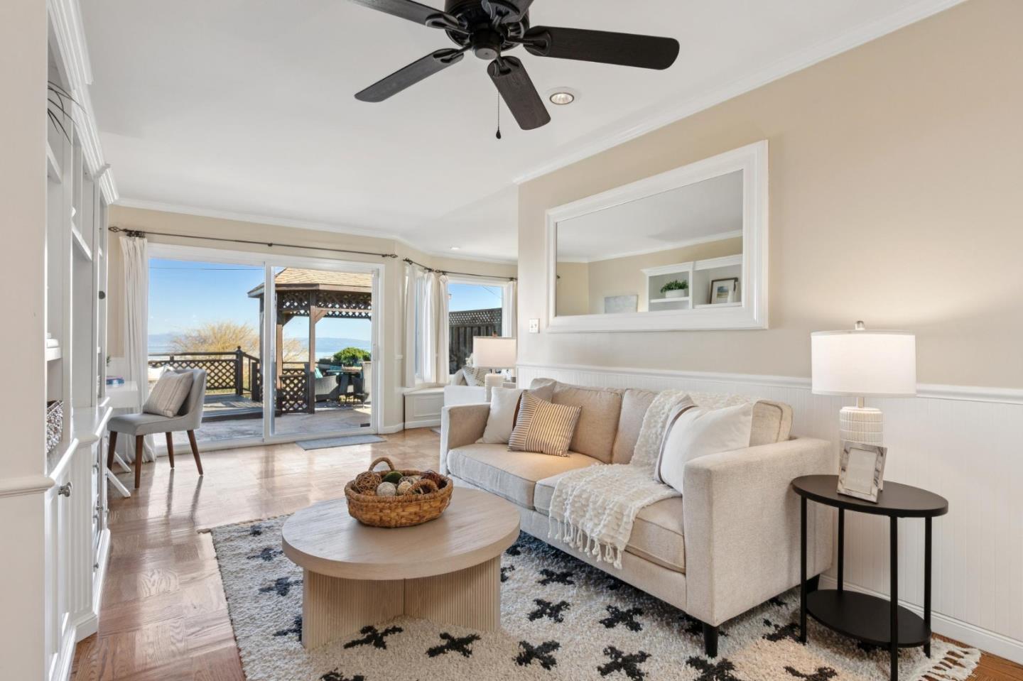 Detail Gallery Image 16 of 42 For 2981 Crestmoor Dr, San Bruno,  CA 94066 - 3 Beds | 2 Baths