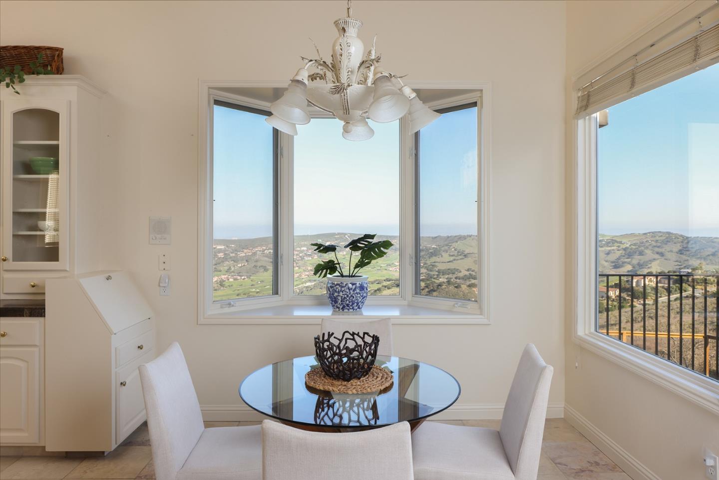 Detail Gallery Image 13 of 42 For 25691 Whip Rd, Monterey,  CA 93940 - 4 Beds | 4/1 Baths