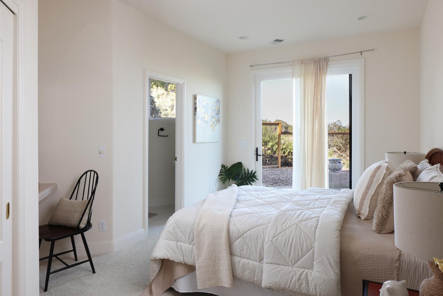 Detail Gallery Image 18 of 42 For 25691 Whip Rd, Monterey,  CA 93940 - 4 Beds | 4/1 Baths
