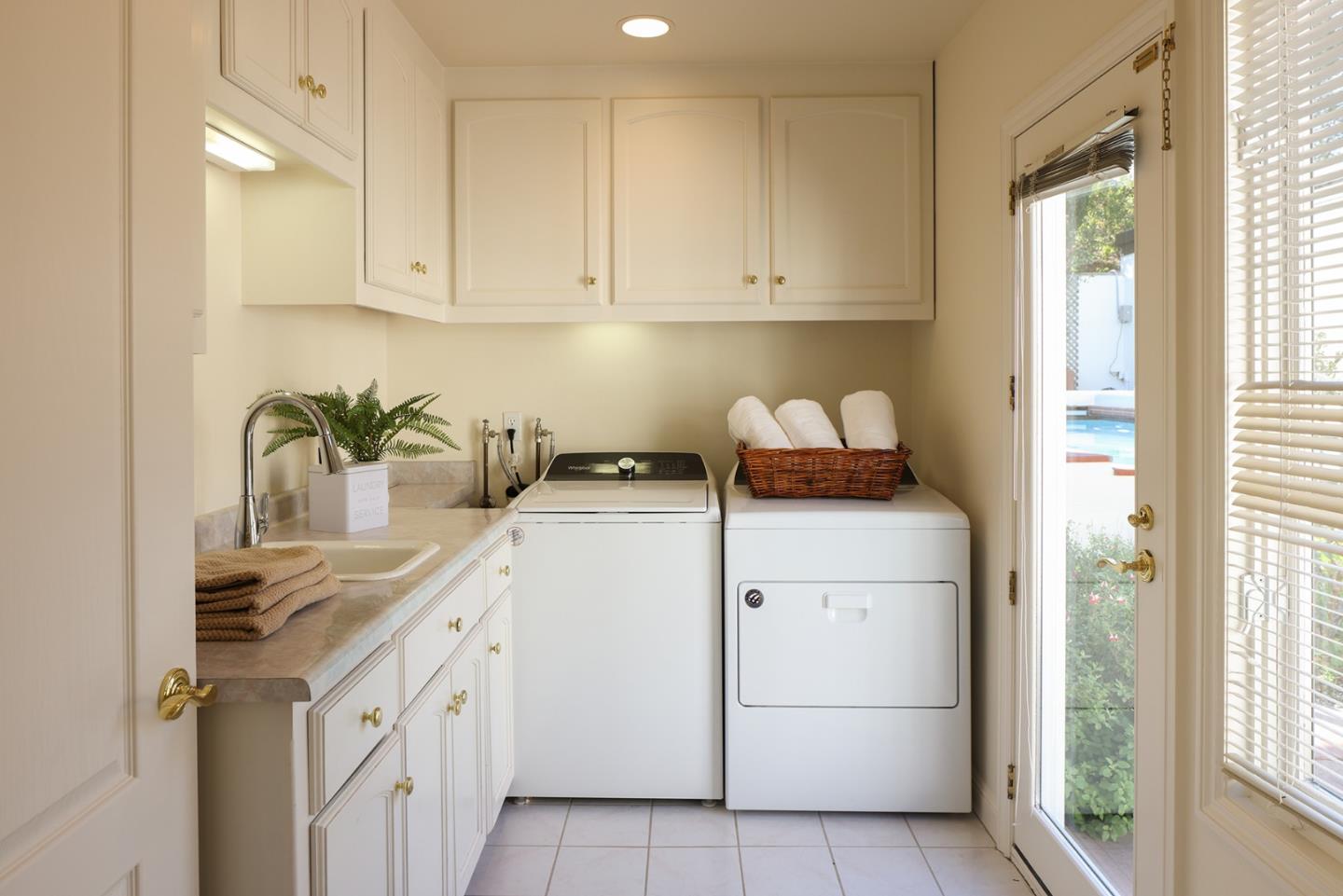 Detail Gallery Image 23 of 42 For 25691 Whip Rd, Monterey,  CA 93940 - 4 Beds | 4/1 Baths