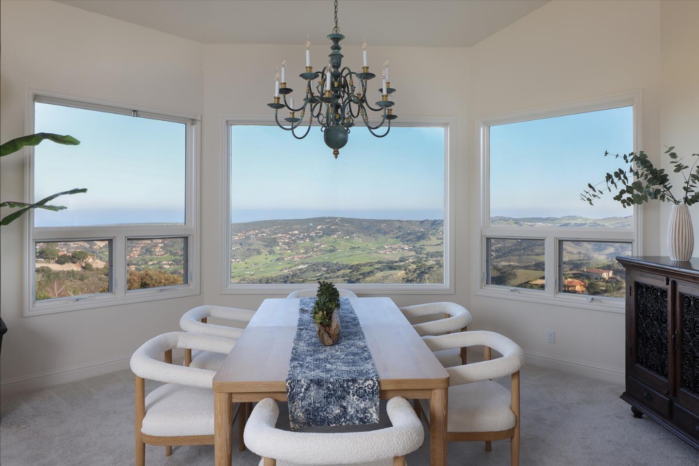 Detail Gallery Image 8 of 42 For 25691 Whip Rd, Monterey,  CA 93940 - 4 Beds | 4/1 Baths