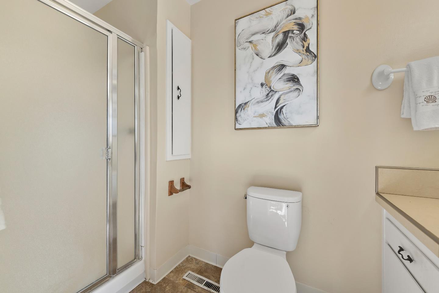 Detail Gallery Image 16 of 27 For 2257 Portsmouth Way, San Mateo,  CA 94403 - 3 Beds | 2 Baths