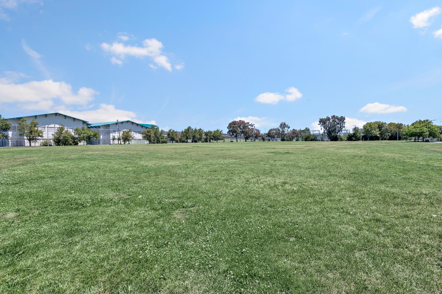 Detail Gallery Image 22 of 27 For 2257 Portsmouth Way, San Mateo,  CA 94403 - 3 Beds | 2 Baths