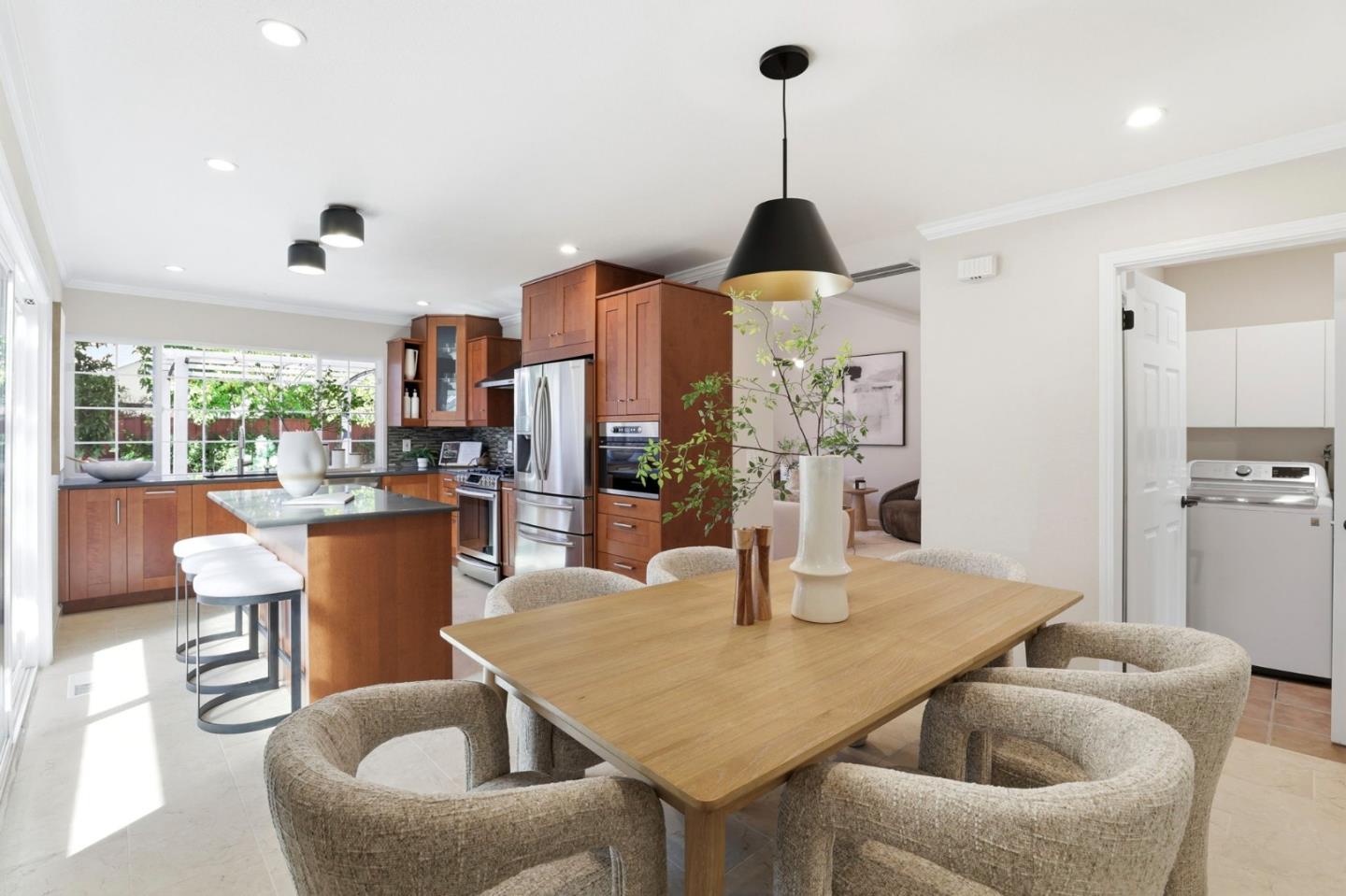 Detail Gallery Image 10 of 29 For 323 Burning Tree Dr, San Jose,  CA 95119 - 4 Beds | 3 Baths