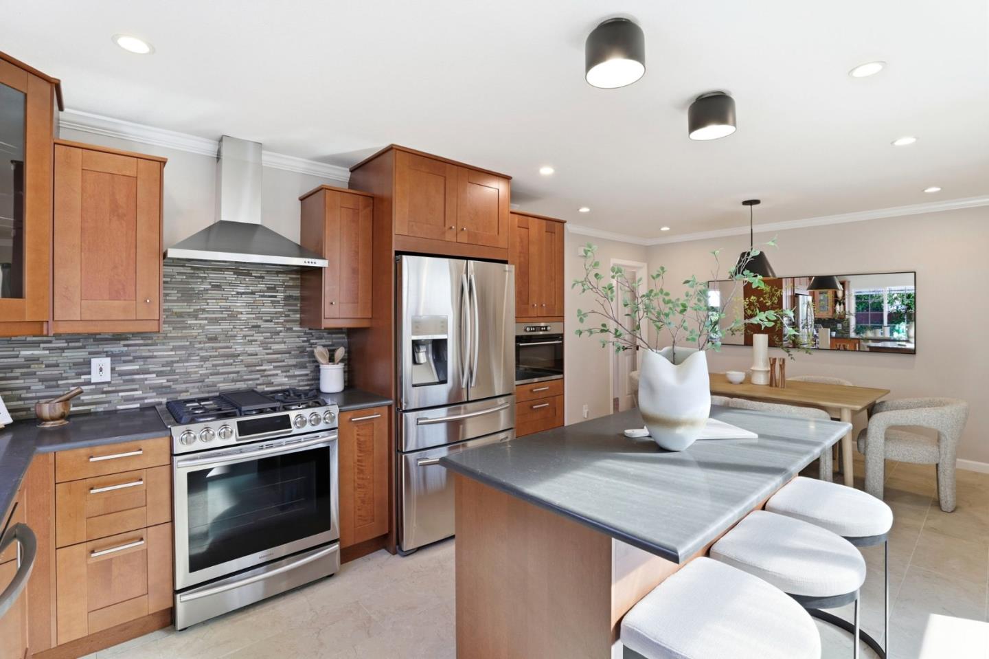 Detail Gallery Image 14 of 29 For 323 Burning Tree Dr, San Jose,  CA 95119 - 4 Beds | 3 Baths