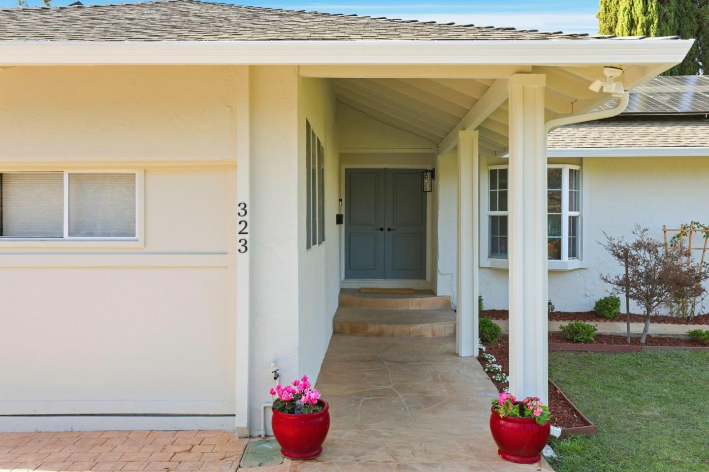 Detail Gallery Image 3 of 29 For 323 Burning Tree Dr, San Jose,  CA 95119 - 4 Beds | 3 Baths