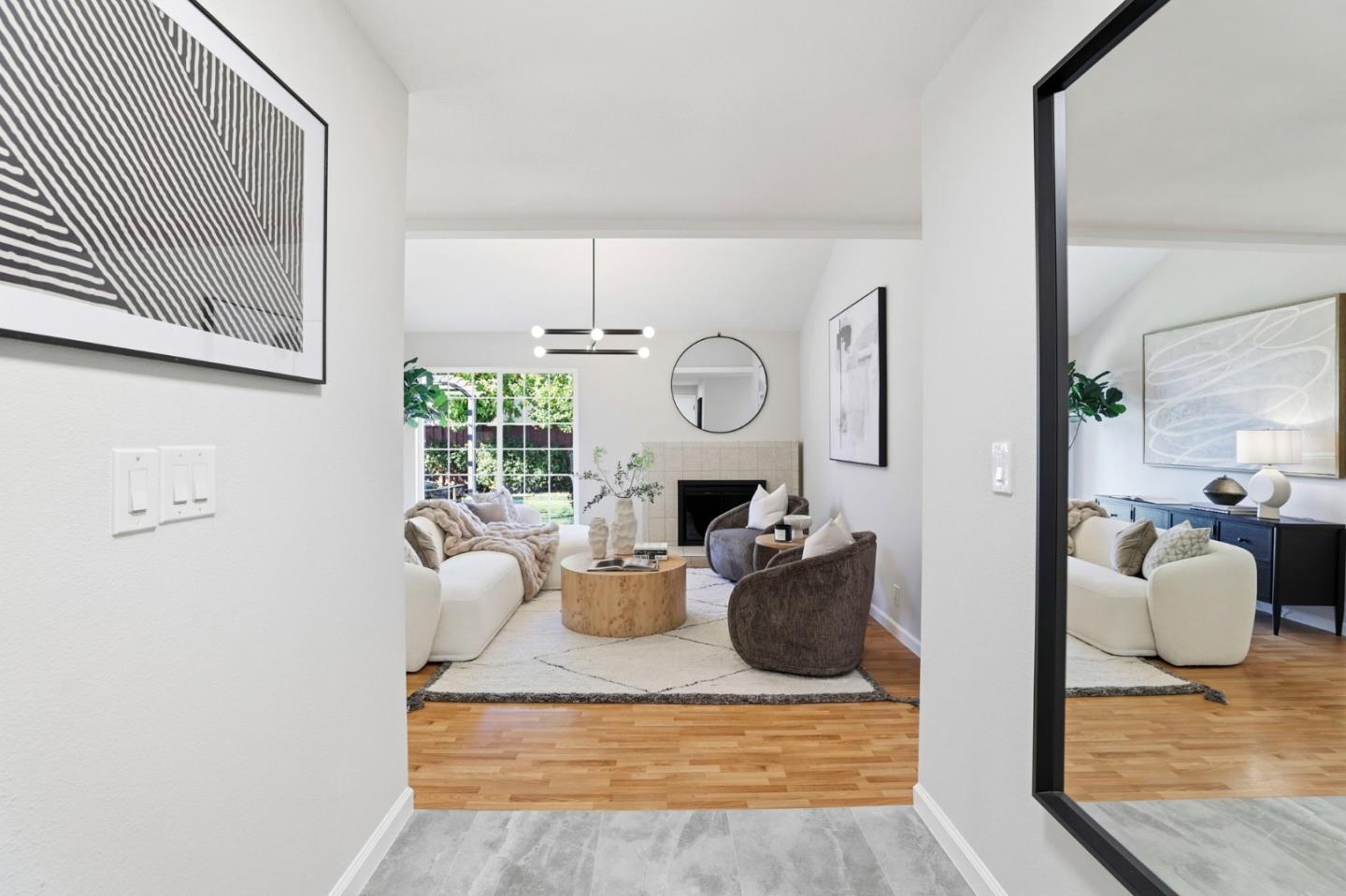 Detail Gallery Image 4 of 29 For 323 Burning Tree Dr, San Jose,  CA 95119 - 4 Beds | 3 Baths