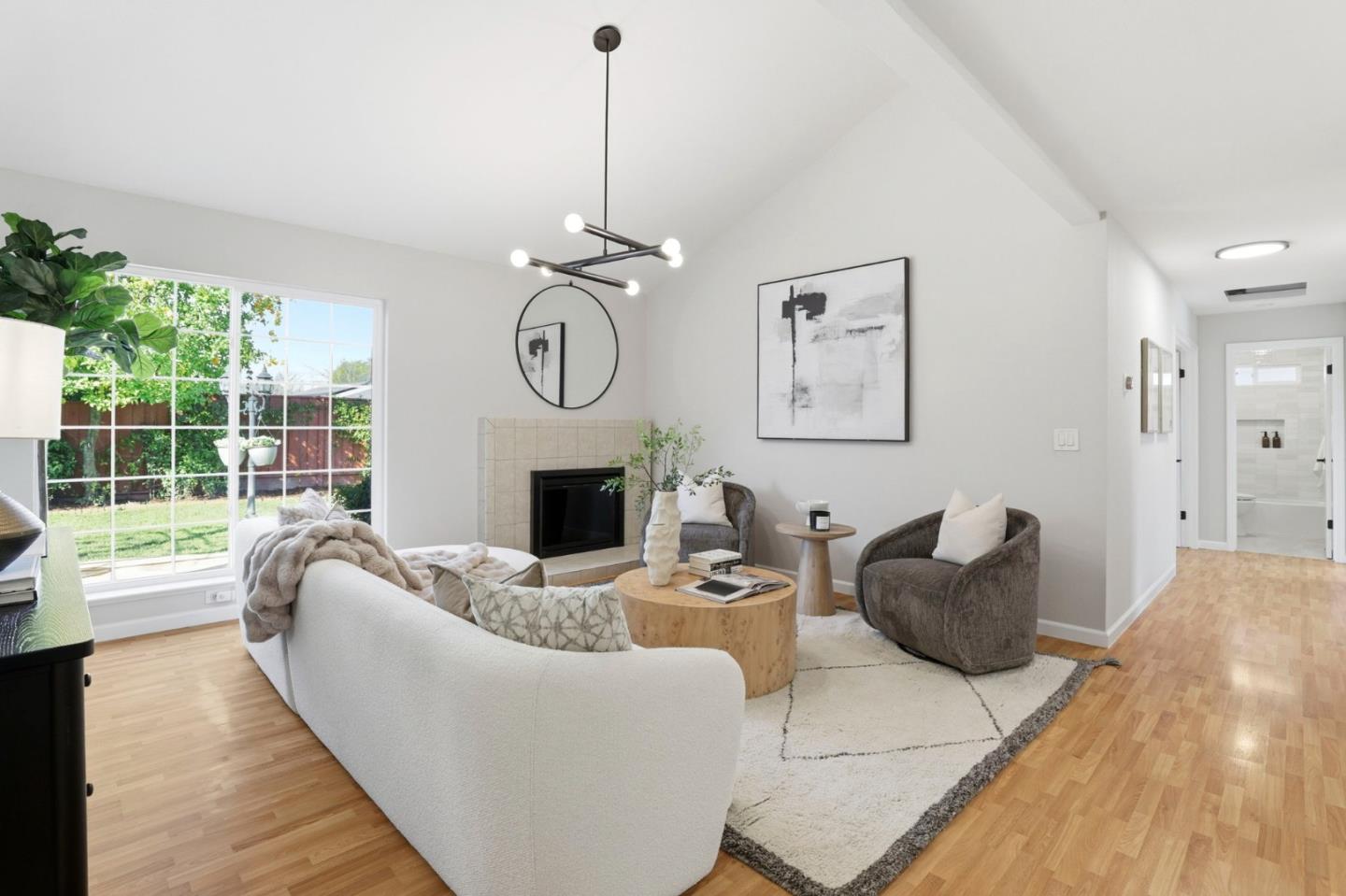 Detail Gallery Image 5 of 29 For 323 Burning Tree Dr, San Jose,  CA 95119 - 4 Beds | 3 Baths