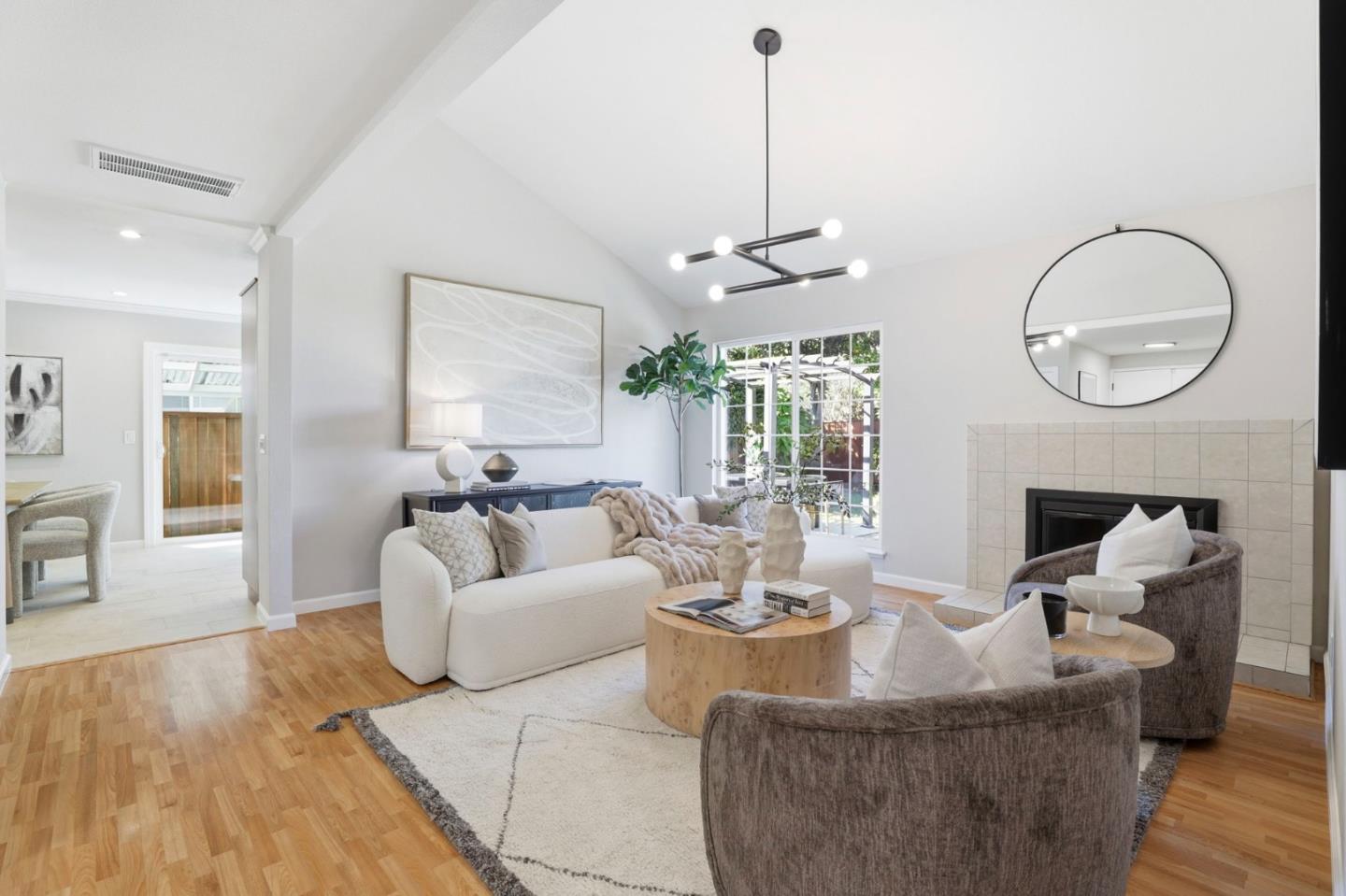 Detail Gallery Image 7 of 29 For 323 Burning Tree Dr, San Jose,  CA 95119 - 4 Beds | 3 Baths