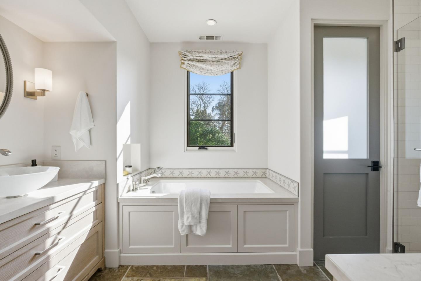 Detail Gallery Image 70 of 125 For 1711 Webster St, Palo Alto,  CA 94301 - 6 Beds | 7 Baths