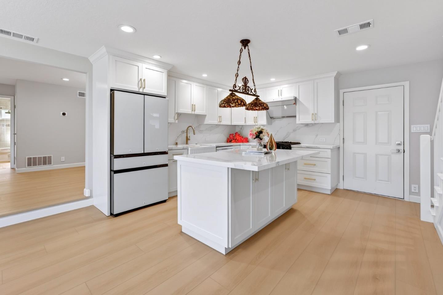 Detail Gallery Image 13 of 41 For 7552 Tiptoe Ln, Cupertino,  CA 95014 - 4 Beds | 3 Baths