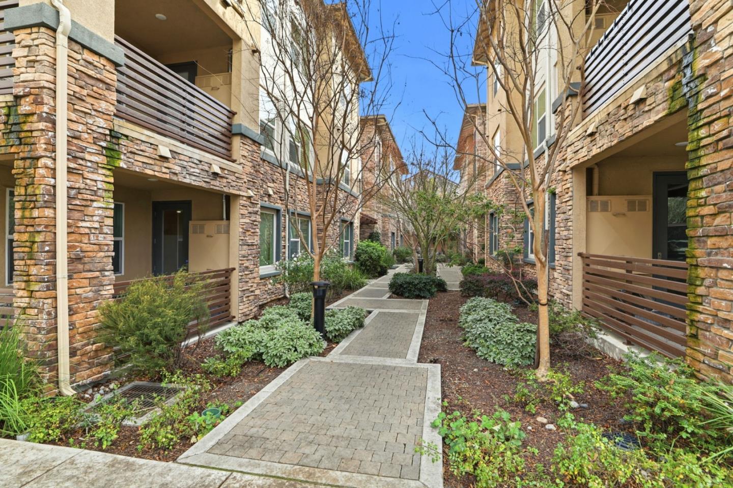 Detail Gallery Image 22 of 24 For 1120 Karby Ter #203,  Sunnyvale,  CA 94089 - 2 Beds | 2 Baths