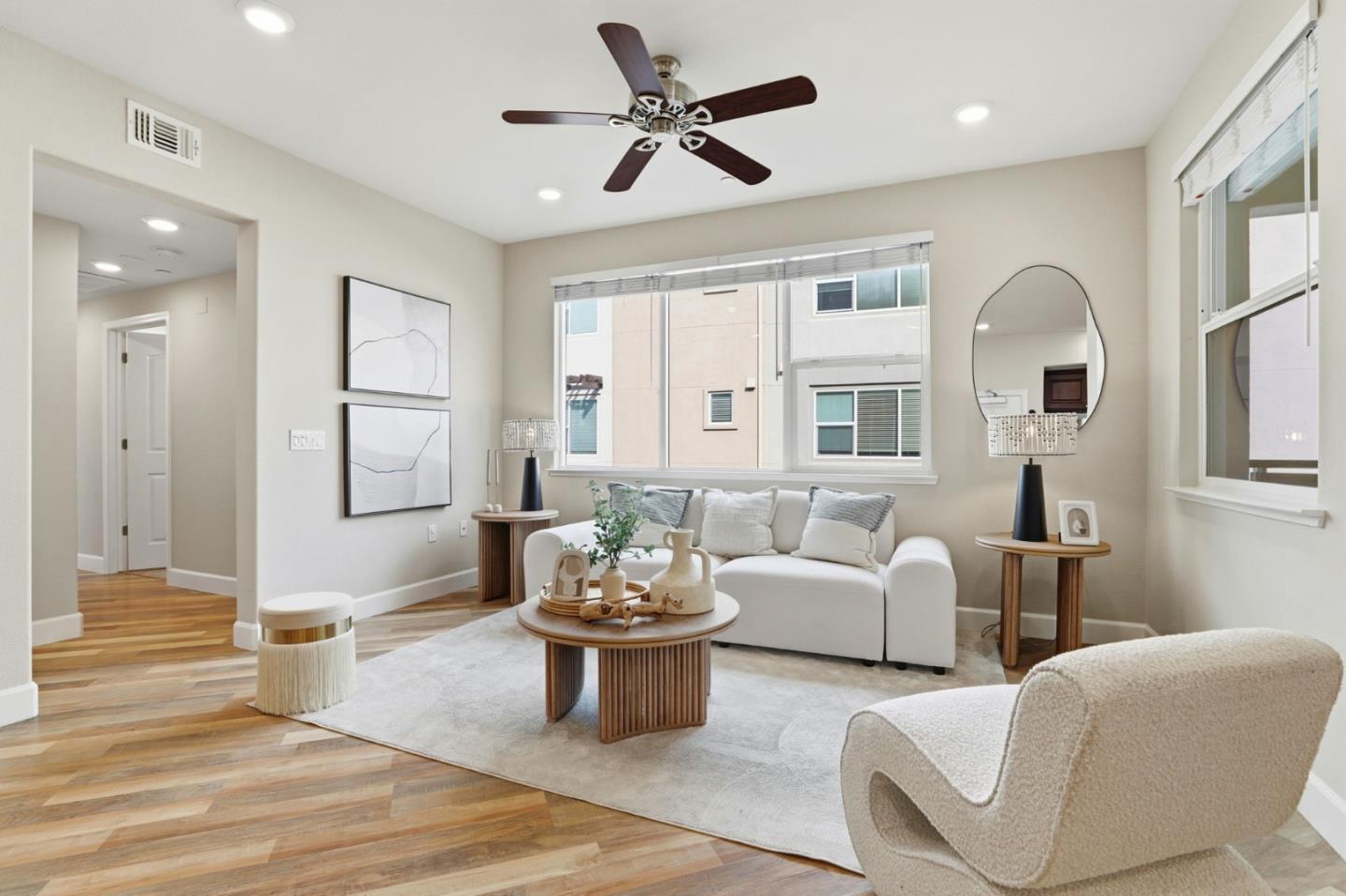 Detail Gallery Image 3 of 24 For 1120 Karby Ter #203,  Sunnyvale,  CA 94089 - 2 Beds | 2 Baths