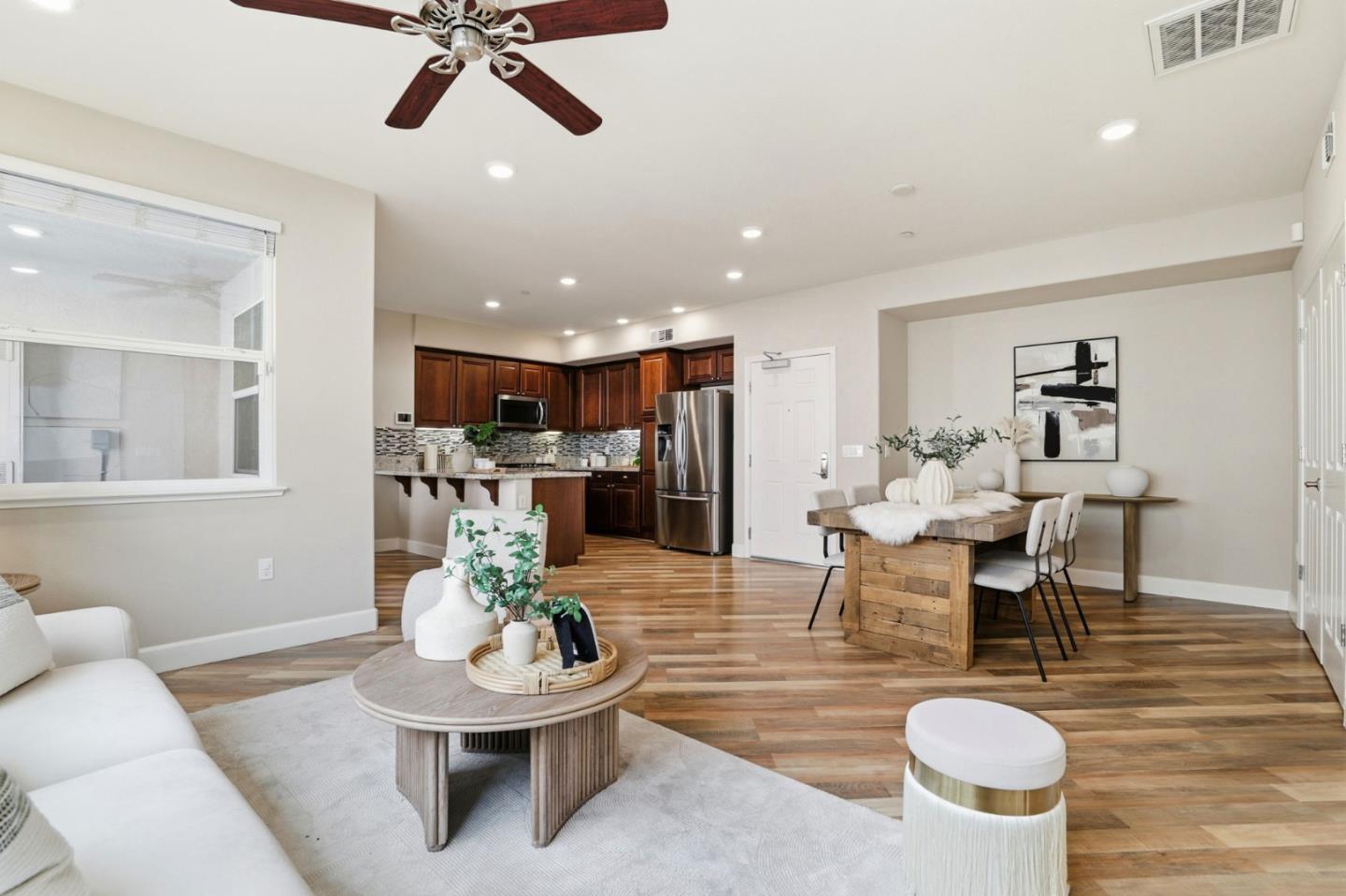 Detail Gallery Image 5 of 24 For 1120 Karby Ter #203,  Sunnyvale,  CA 94089 - 2 Beds | 2 Baths