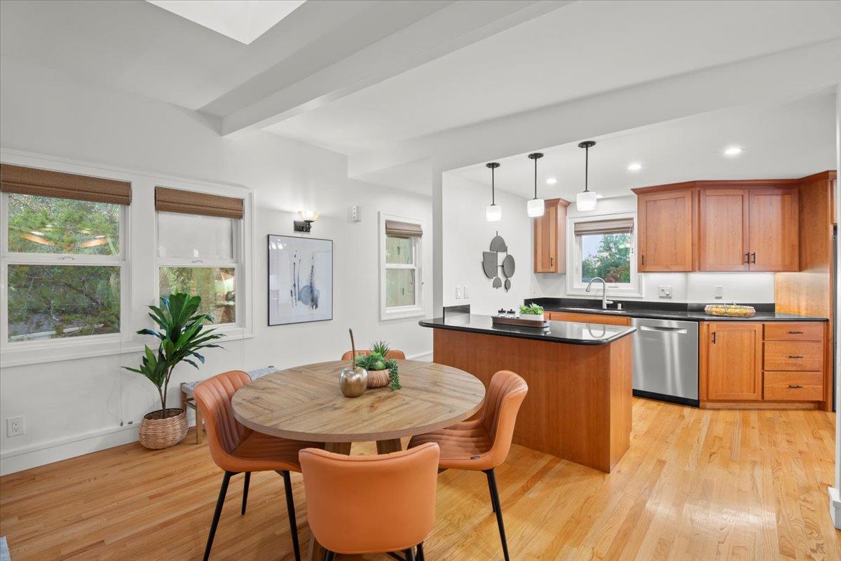 Detail Gallery Image 8 of 49 For 20808 Pamela Way, Saratoga,  CA 95070 - 3 Beds | 2 Baths