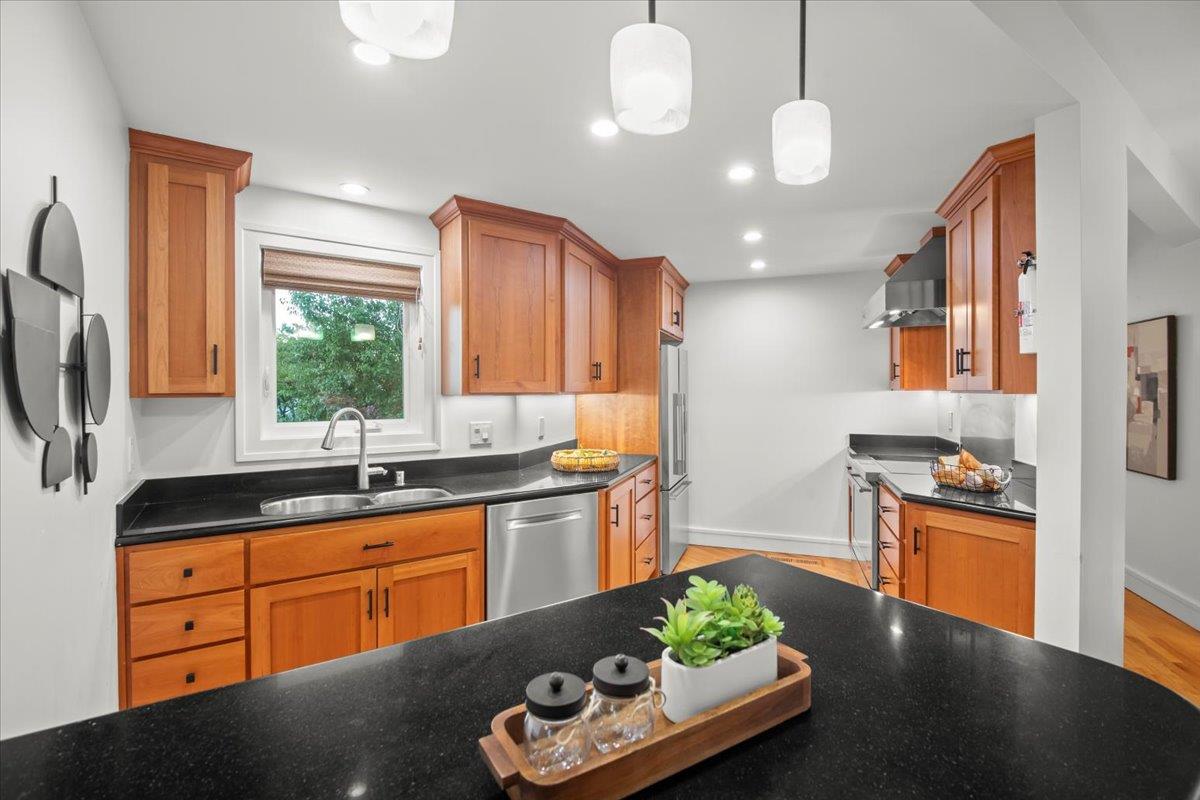 Detail Gallery Image 9 of 49 For 20808 Pamela Way, Saratoga,  CA 95070 - 3 Beds | 2 Baths