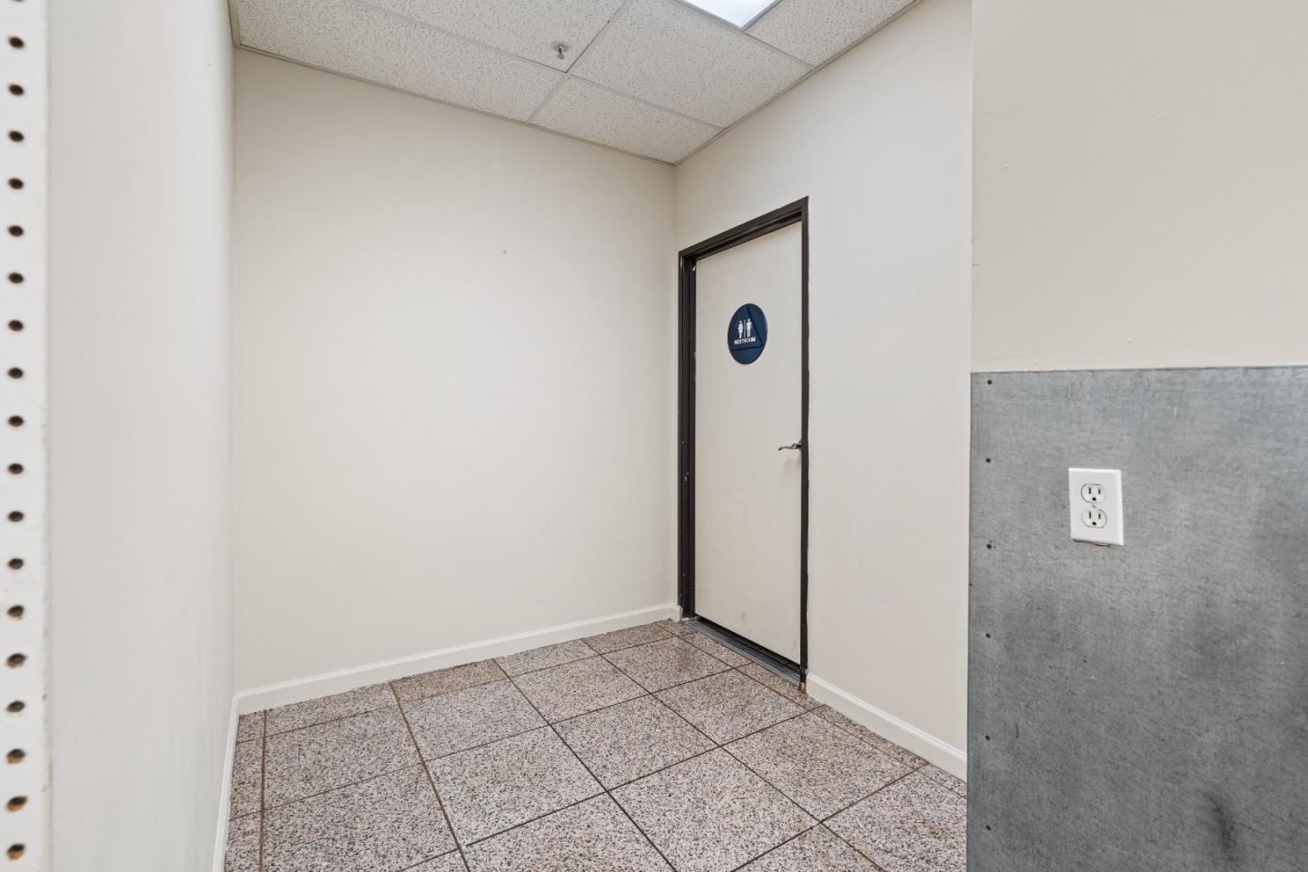 Detail Gallery Image 36 of 52 For 1114 Howard St, San Francisco,  CA 94103 - – Beds | – Baths