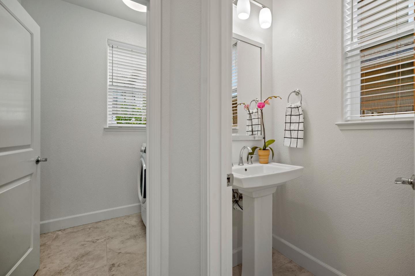 Detail Gallery Image 10 of 26 For 254 Boardwalk Ave, Marina,  CA 93933 - 3 Beds | 2/1 Baths