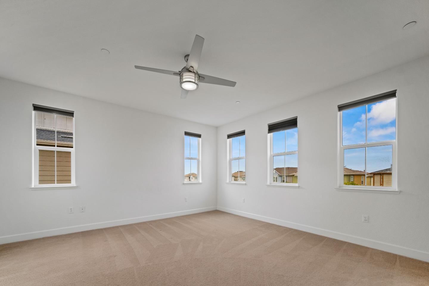 Detail Gallery Image 15 of 26 For 254 Boardwalk Ave, Marina,  CA 93933 - 3 Beds | 2/1 Baths