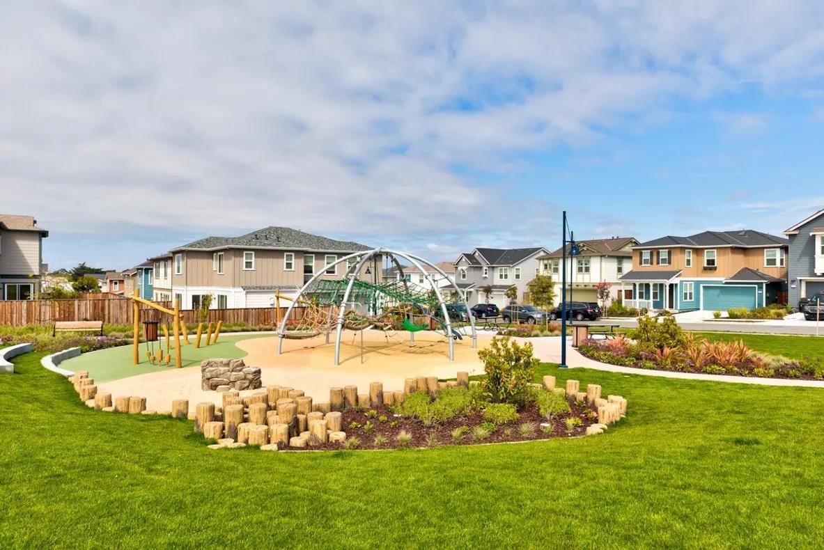 Detail Gallery Image 23 of 26 For 254 Boardwalk Ave, Marina,  CA 93933 - 3 Beds | 2/1 Baths