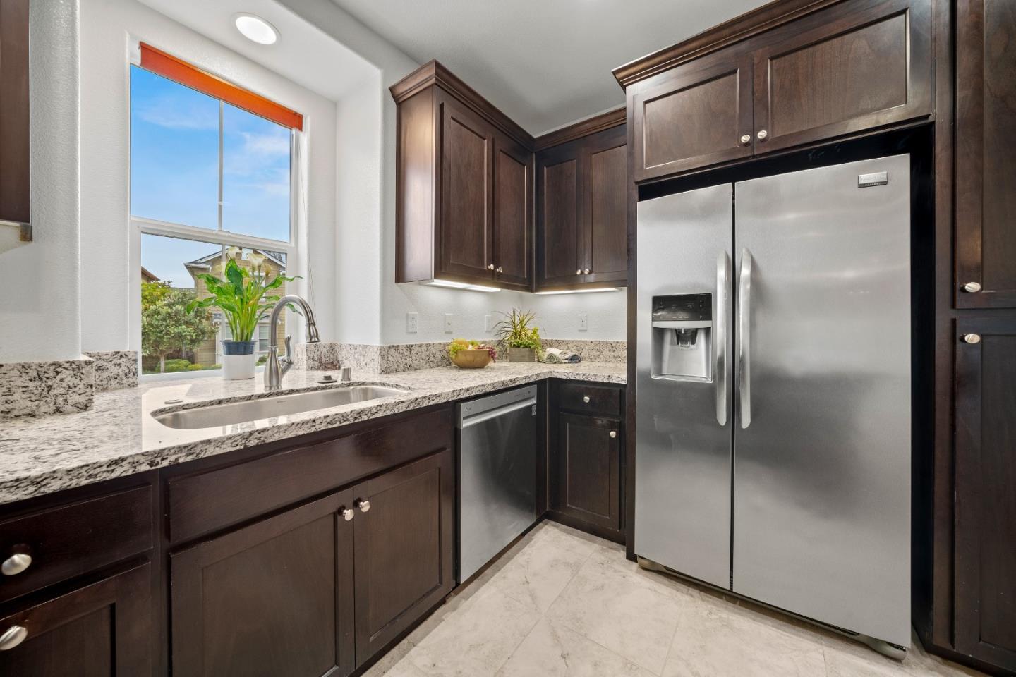 Detail Gallery Image 6 of 26 For 254 Boardwalk Ave, Marina,  CA 93933 - 3 Beds | 2/1 Baths