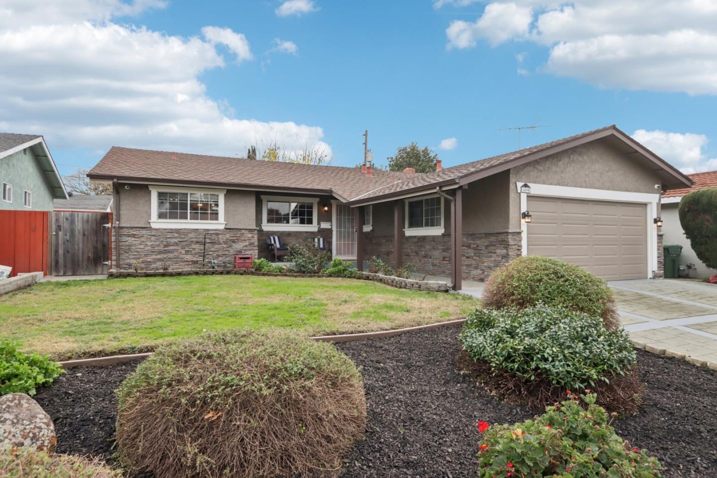 Front Image Thumbnail for ML82032879