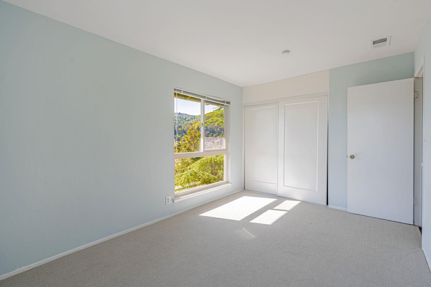 Detail Gallery Image 20 of 38 For 85 Park Cir, Sausalito,  CA 94965 - 3 Beds | 2 Baths