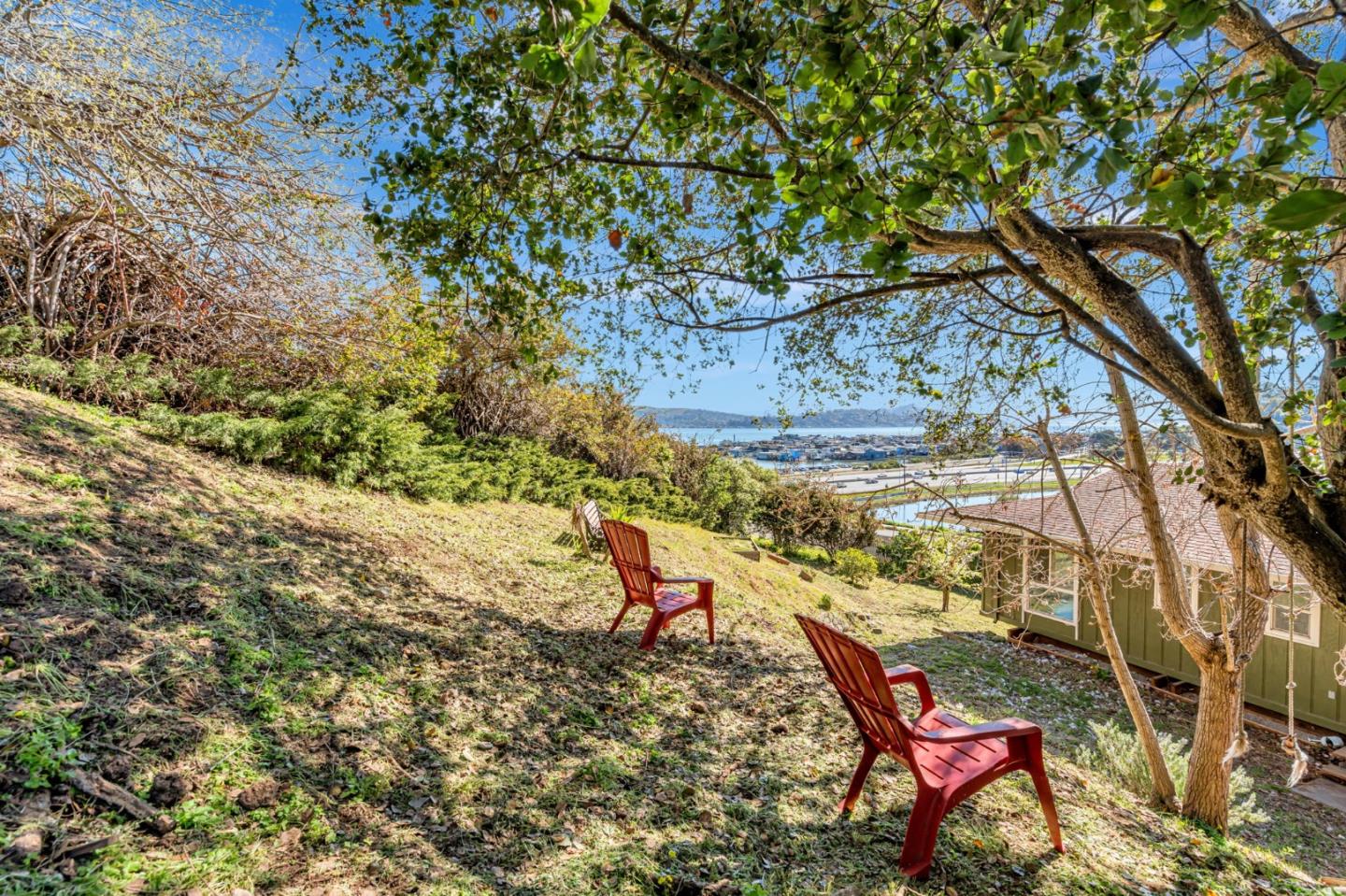 Detail Gallery Image 33 of 38 For 85 Park Cir, Sausalito,  CA 94965 - 3 Beds | 2 Baths