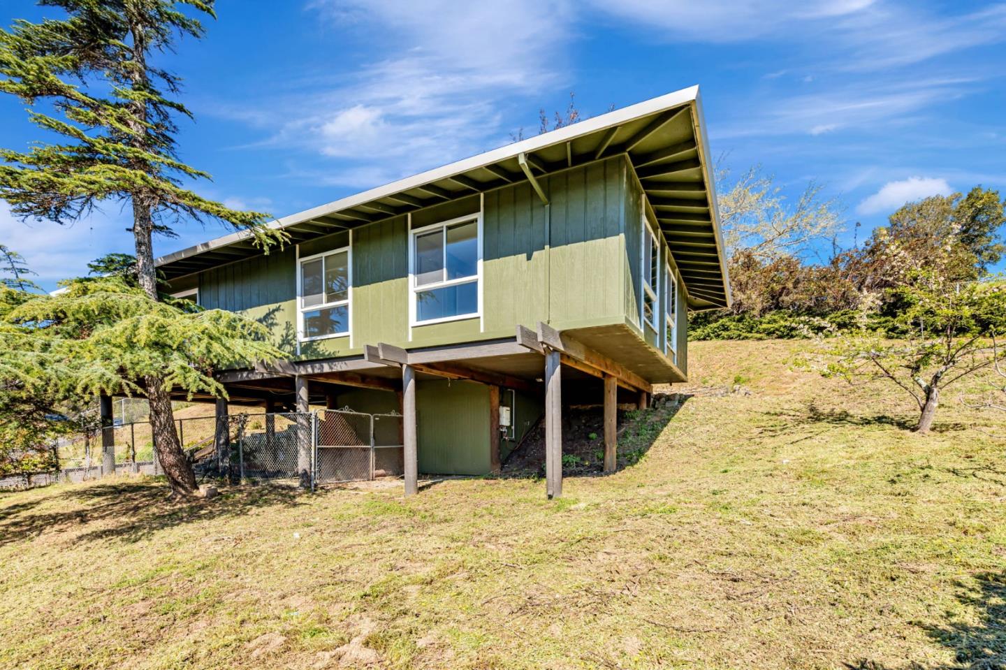Detail Gallery Image 36 of 38 For 85 Park Cir, Sausalito,  CA 94965 - 3 Beds | 2 Baths