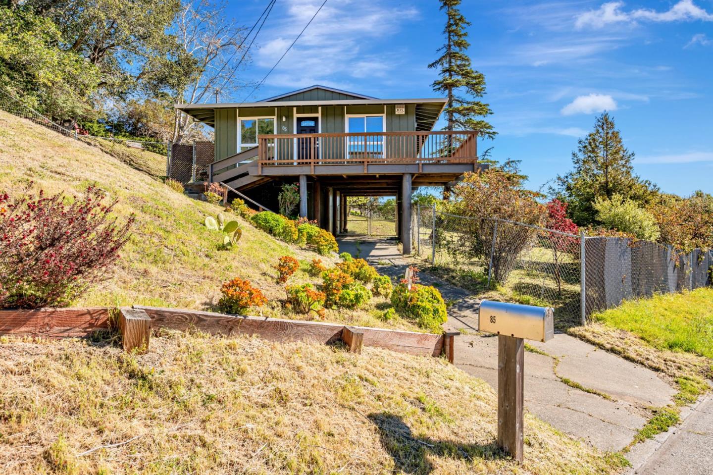 Detail Gallery Image 37 of 38 For 85 Park Cir, Sausalito,  CA 94965 - 3 Beds | 2 Baths