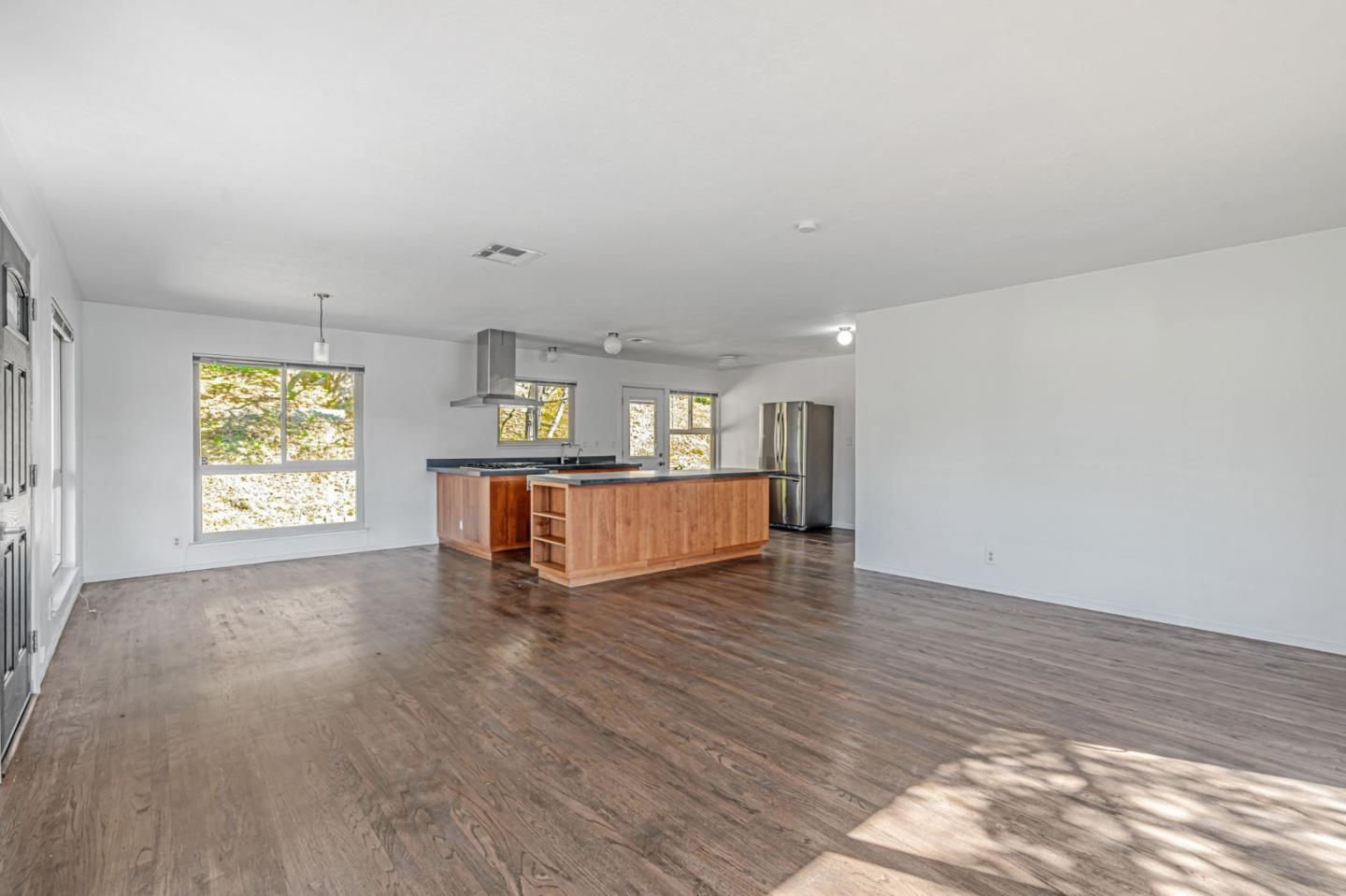 Detail Gallery Image 8 of 38 For 85 Park Cir, Sausalito,  CA 94965 - 3 Beds | 2 Baths