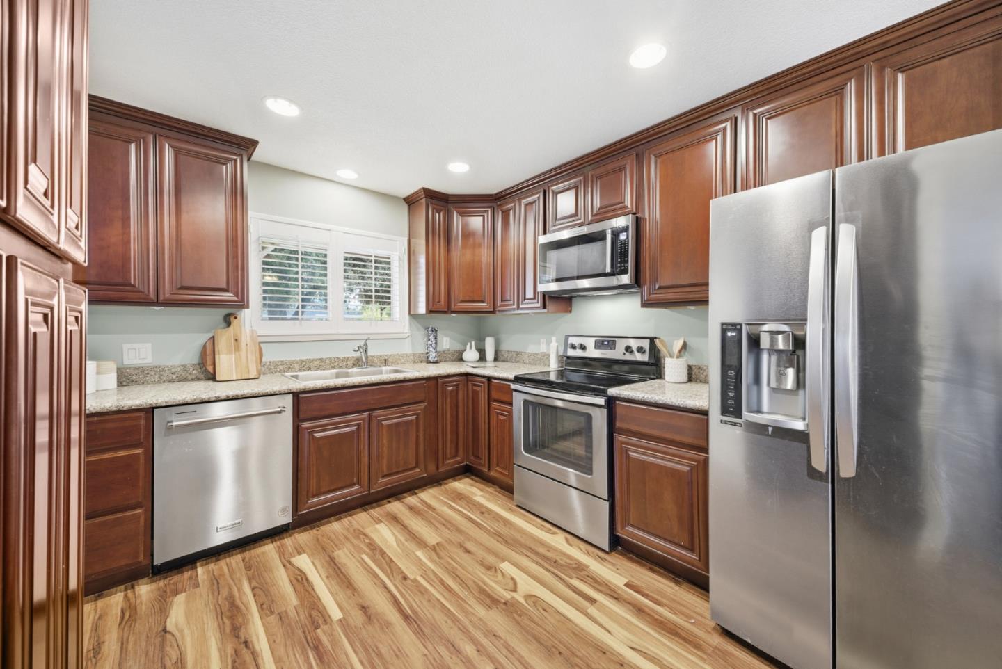 Detail Gallery Image 12 of 39 For 5756 Pontiac, San Jose,  CA 95123 - 3 Beds | 2 Baths