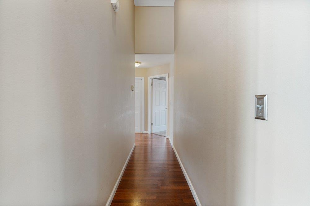 Detail Gallery Image 13 of 56 For 161 Amber Ct, Hollister,  CA 95023 - 3 Beds | 2 Baths