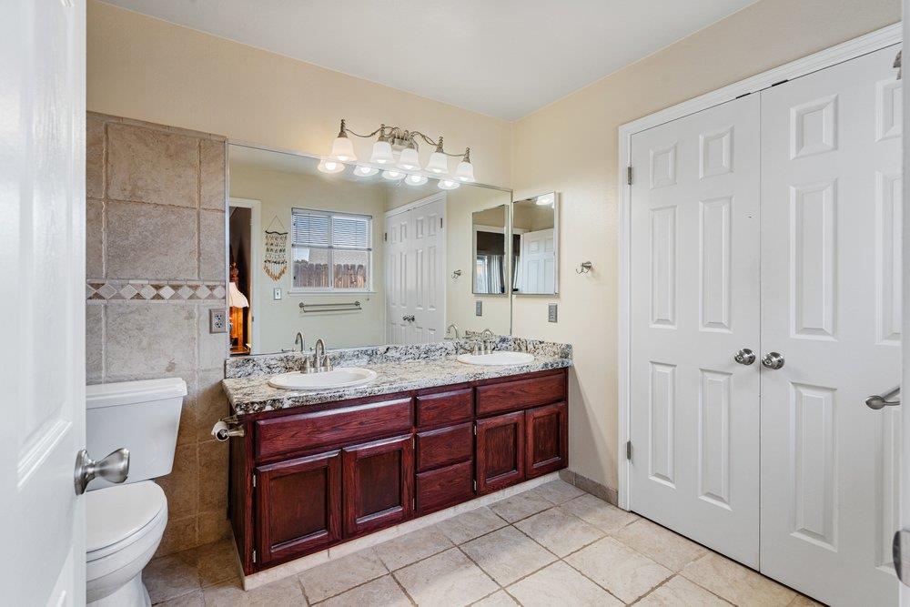 Detail Gallery Image 16 of 56 For 161 Amber Ct, Hollister,  CA 95023 - 3 Beds | 2 Baths