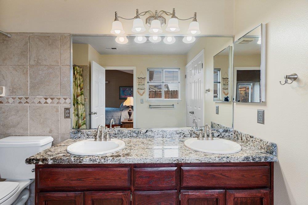 Detail Gallery Image 18 of 56 For 161 Amber Ct, Hollister,  CA 95023 - 3 Beds | 2 Baths