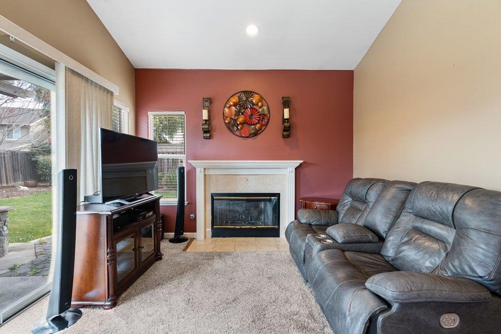 Detail Gallery Image 29 of 56 For 161 Amber Ct, Hollister,  CA 95023 - 3 Beds | 2 Baths