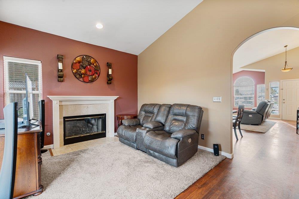 Detail Gallery Image 30 of 56 For 161 Amber Ct, Hollister,  CA 95023 - 3 Beds | 2 Baths