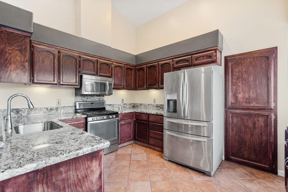 Detail Gallery Image 32 of 56 For 161 Amber Ct, Hollister,  CA 95023 - 3 Beds | 2 Baths